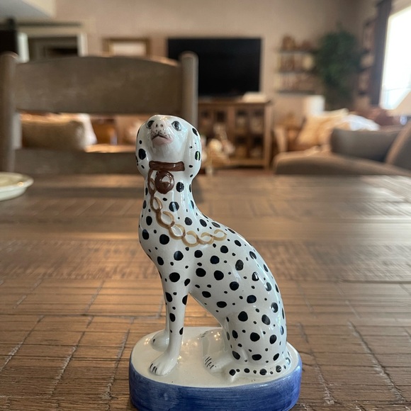 Italian Ceramic Staffordshire
Dalmatian dog by Mottahedeh - Picture 2 of 8